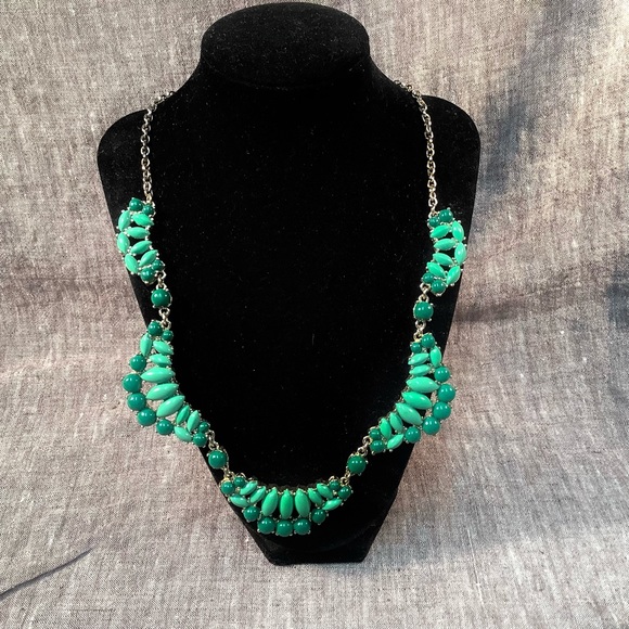 J. Crew gold tone green stone scalloped necklace - Picture 1 of 2
